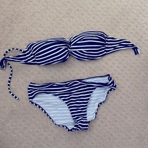 A Pea in the Pod maternity swimsuit